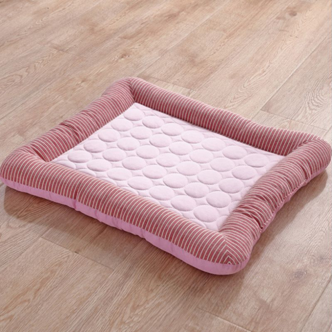 tapis rafraichissant pour chien rose