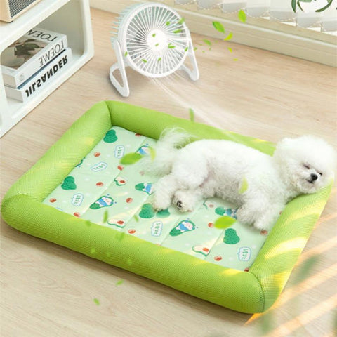 tapis rafraichissant pour chien vert